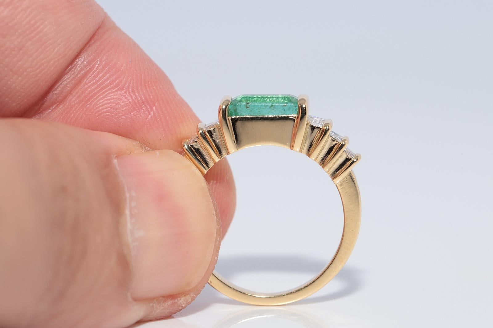 New Made 18k Gold natürlichen Smaragd und Baguette-Schliff Diamant dekoriert Ring im Angebot 1