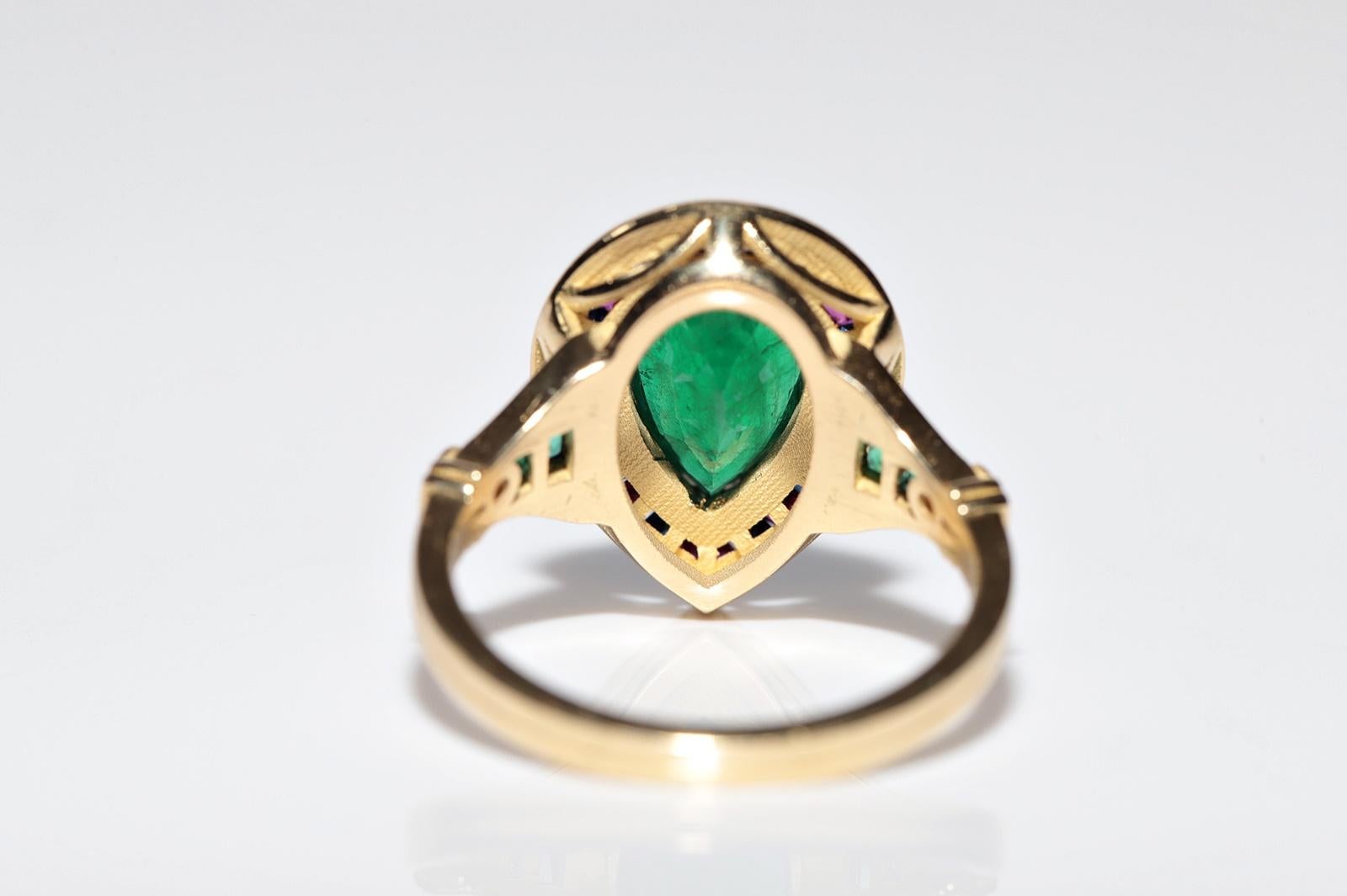 Neuer Ring aus 18 Karat Gold mit natürlichem Smaragd und Saphir im Kaliberschliff und Rubin im Angebot 6