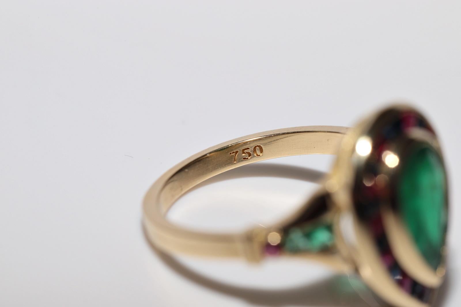 Neuer Ring aus 18 Karat Gold mit natürlichem Smaragd und Saphir im Kaliberschliff und Rubin im Angebot 8