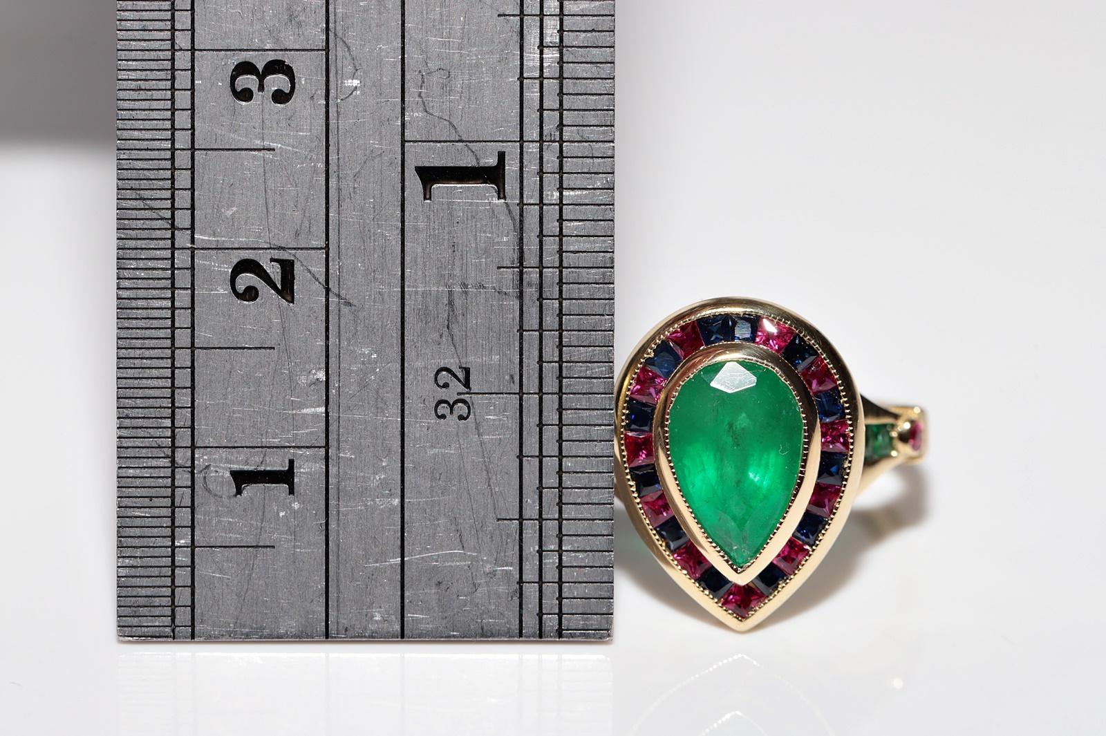 Neuer Ring aus 18 Karat Gold mit natürlichem Smaragd und Saphir im Kaliberschliff und Rubin im Angebot 11