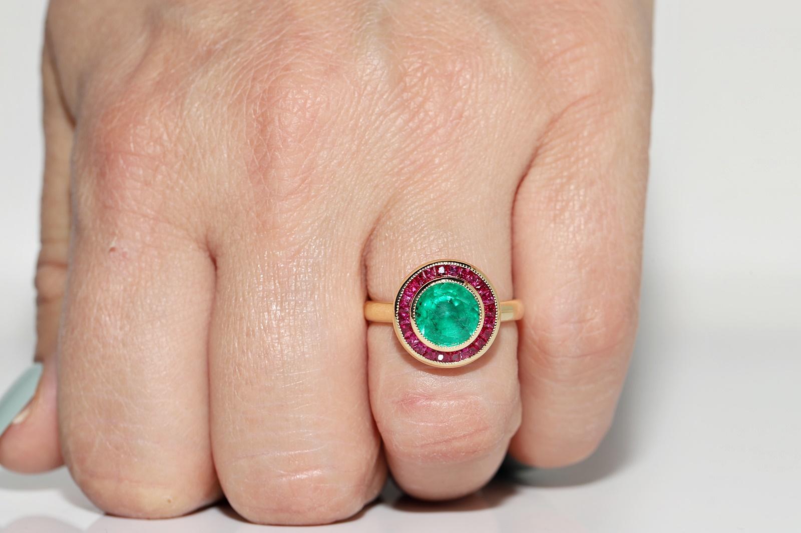 New Made 18k Gold Natural Emerald And Caliber Ruby  Decorated Ring  For Sale 9