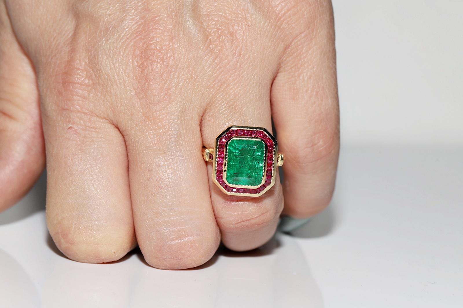 New Made 18k Gold Natural Emerald And Caliber Ruby Decorated Ring For Sale 11