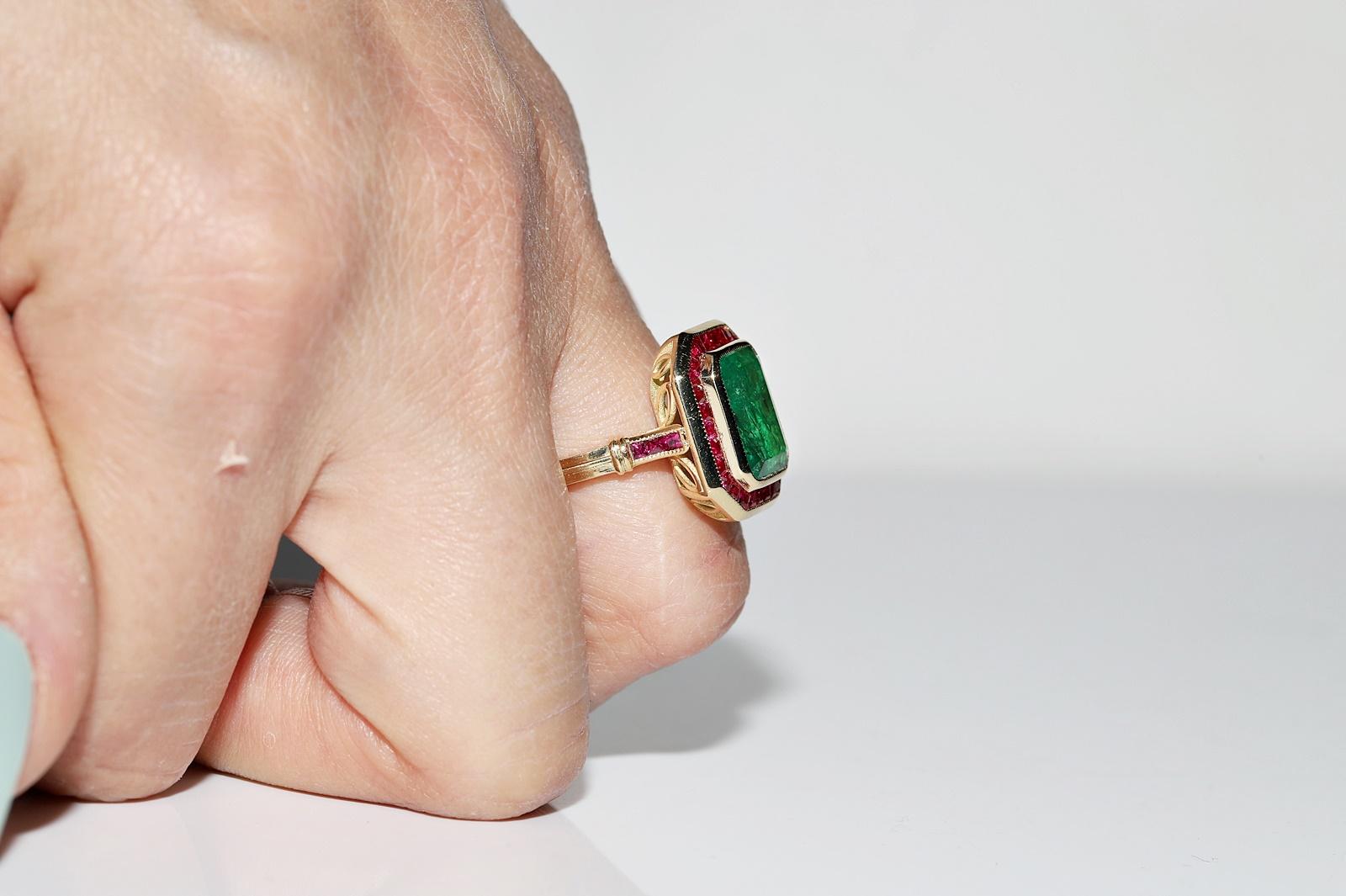 New Made 18k Gold Natural Emerald And Caliber Ruby Decorated Ring For Sale 12
