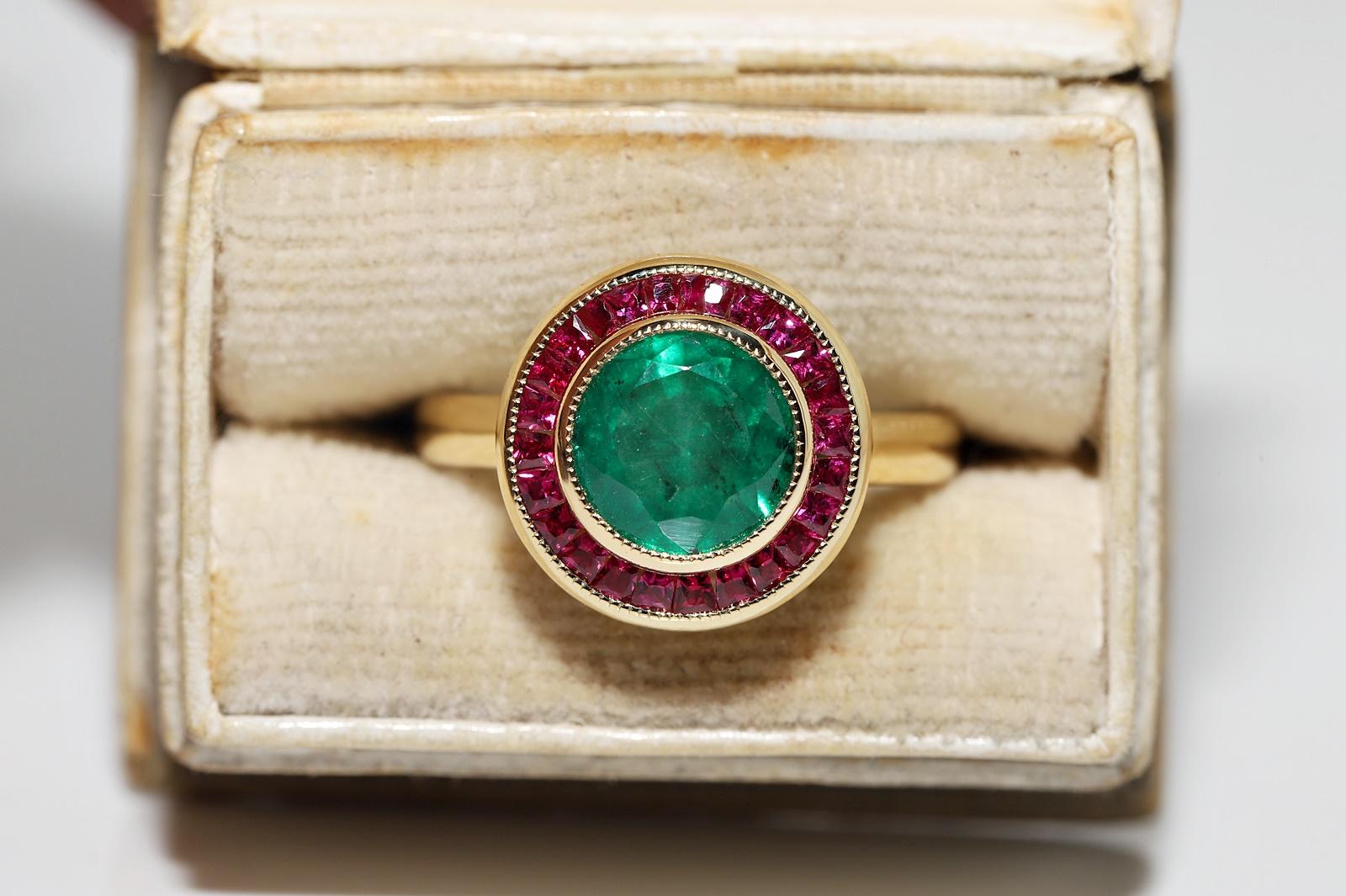 In very good condition.
Total weight is 5.8 grams.
Totally is emerald 0.85 ct.
Totally is ruby 0.85 ct.
Ring size is US 6.5 
We can make any size.
Please contact for any questions.