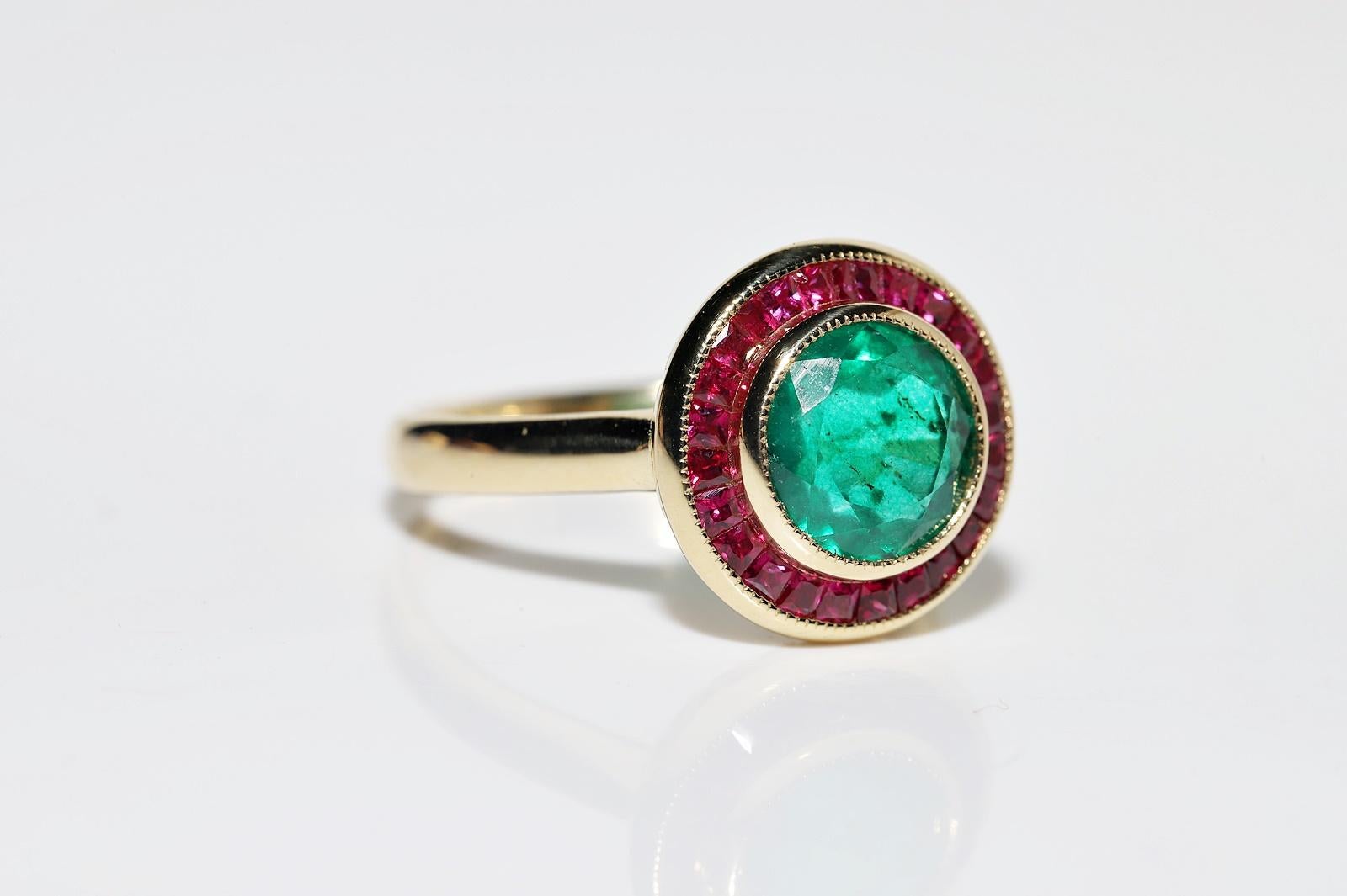 New Made 18k Gold Natural Emerald And Caliber Ruby  Decorated Ring  In Good Condition For Sale In Fatih/İstanbul, 34