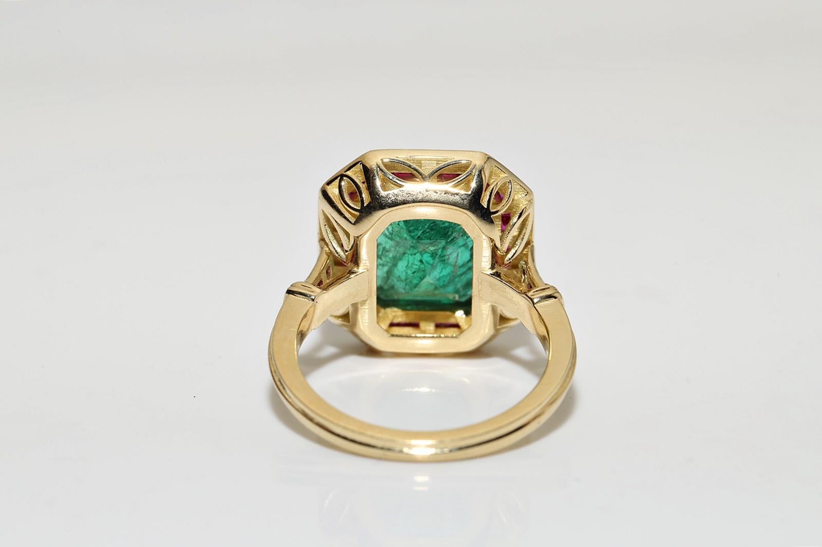New Made 18k Gold Natural Emerald And Caliber Ruby Decorated Ring For Sale 1