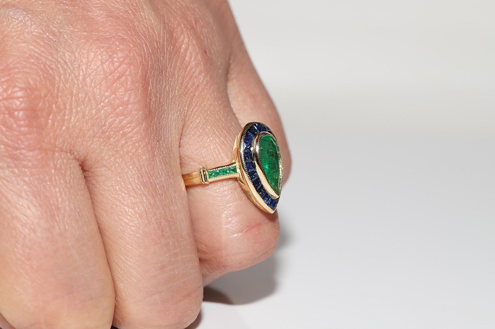 New Made 18k Gold Natural Emerald And Sapphire Decorated Drop Ring For Sale 12