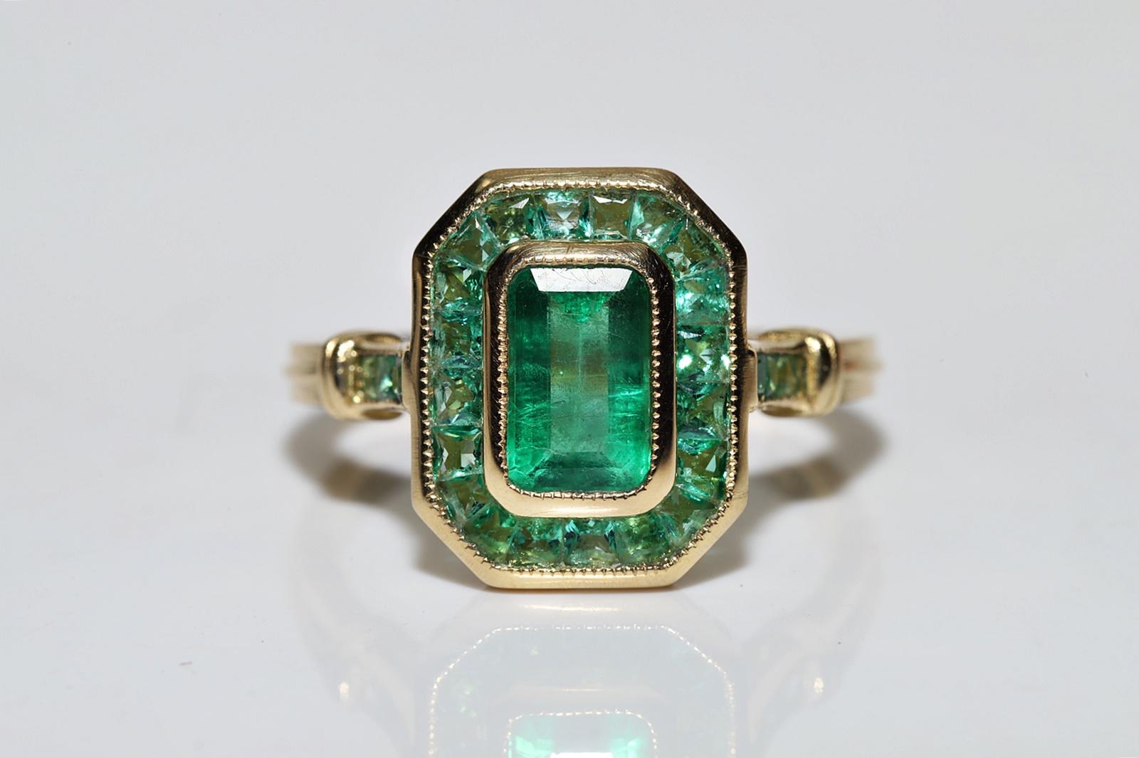 New Made 18k Gold Natural Emerald Decorated Amazing Square Style Ring For Sale 11