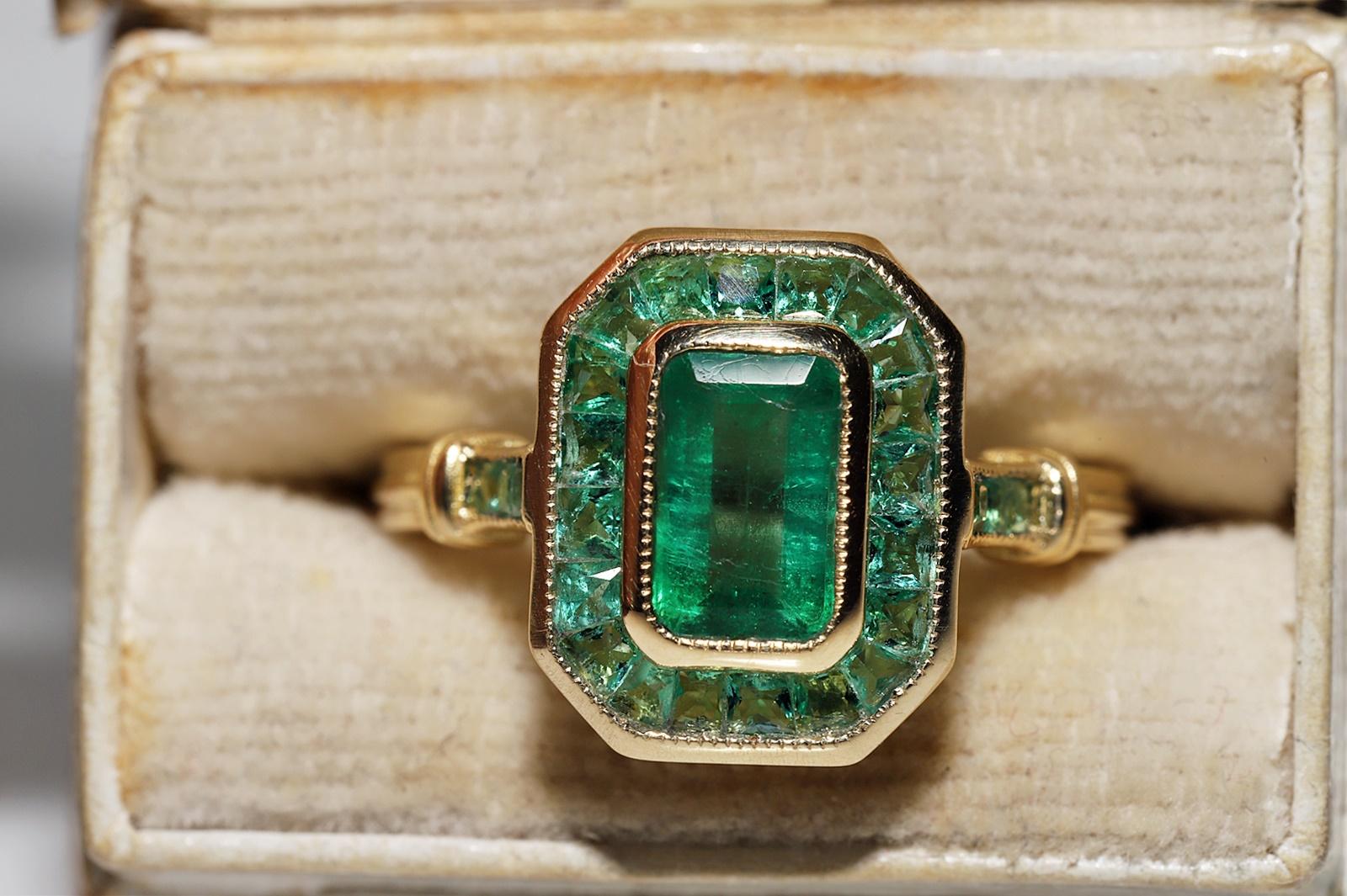 In very good condition.
Total weight is 5.7 grams.
Totally is main emerald 1.16 ct.
Totally is side caliber cut emerald 2.16 ct.
Ring size is US 6.5 
We can make any size.
Box is not included.
Please contact for any questions.