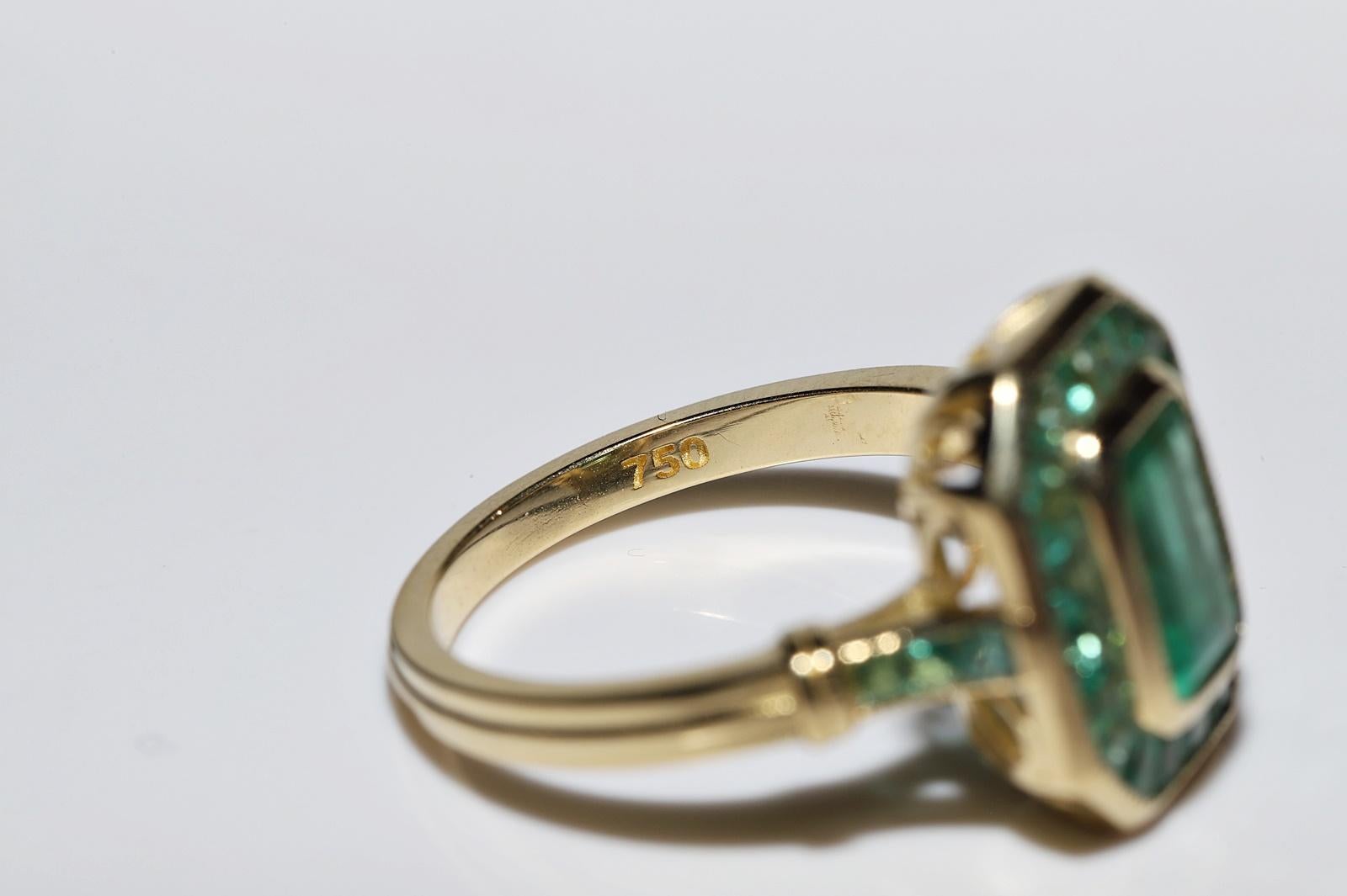 New Made 18k Gold Natural Emerald Decorated Amazing Square Style Ring For Sale 3