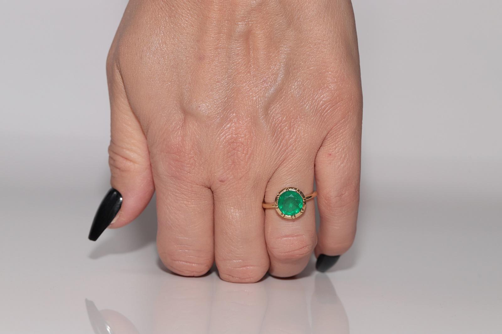 Neu Hergestellter 18k Gold Natürlicher Smaragd Dekorierter Solitär Ehering mit Smaragdverzierung im Angebot 9