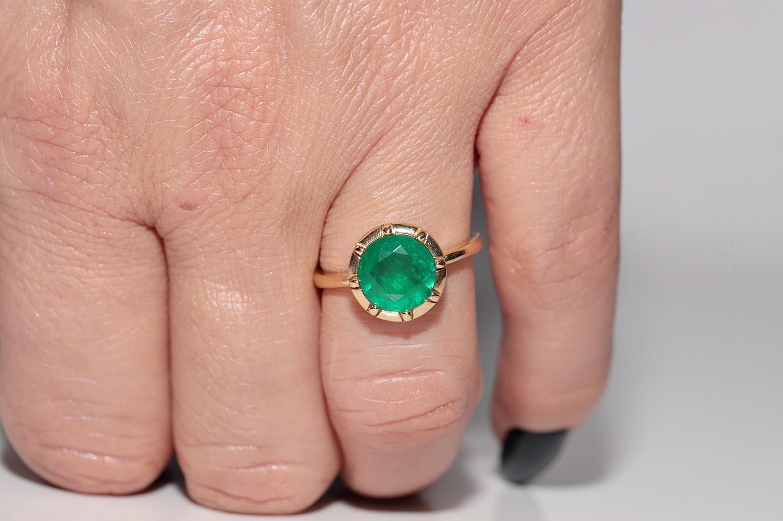 Neu Hergestellter 18k Gold Natürlicher Smaragd Dekorierter Solitär Ehering mit Smaragdverzierung im Angebot 10