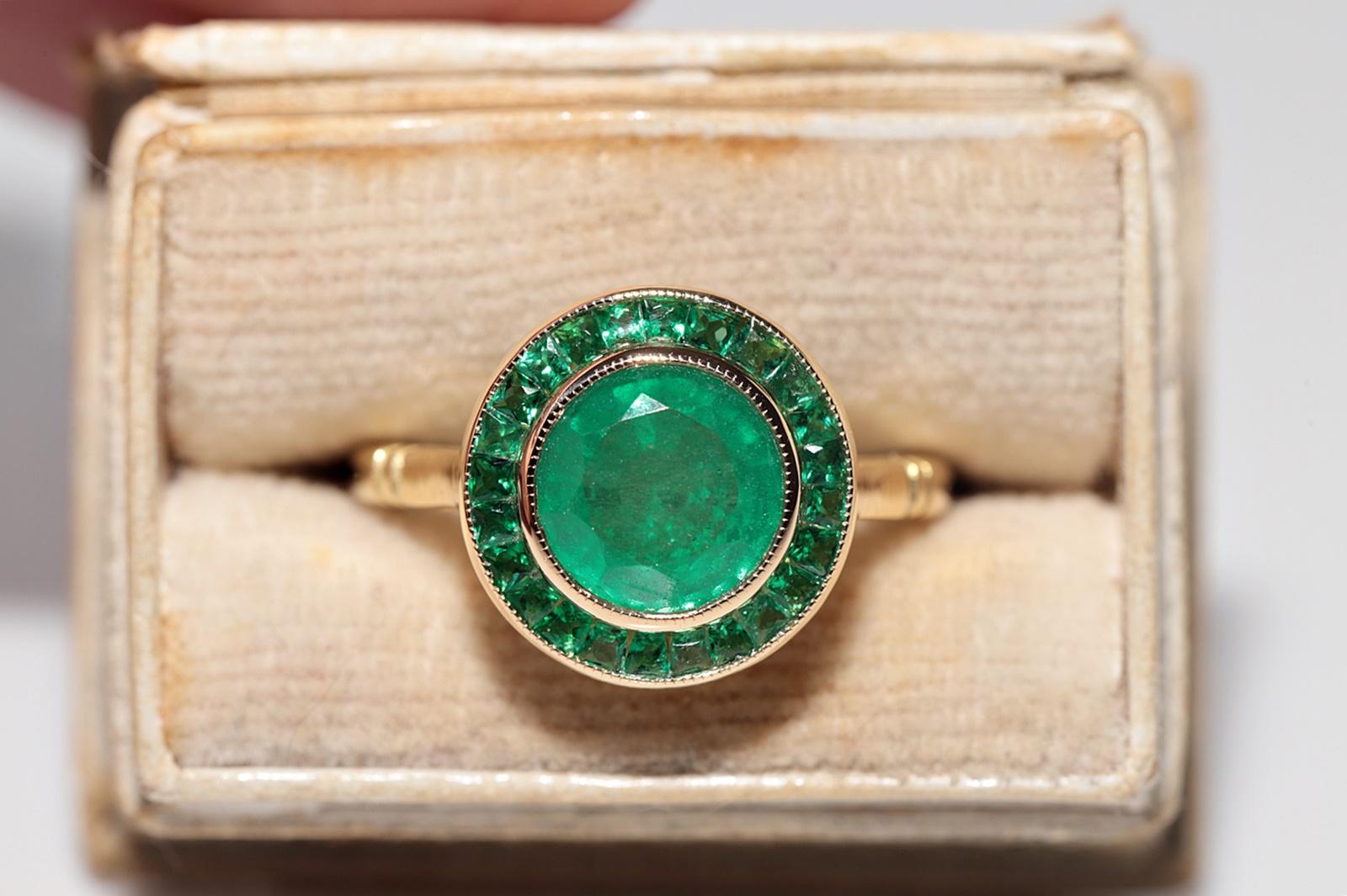 In sehr gutem Zustand.
Das Gesamtgewicht beträgt 5 Gramm.
Totally is main smaragd 2.12  ct.
Insgesamt ist Seite Kaliber geschnitten Smaragd 0.75 ct.
Ringgröße ist US 6.7
Wir können jede Größe herstellen.
Die Box ist nicht enthalten.
Bitte
