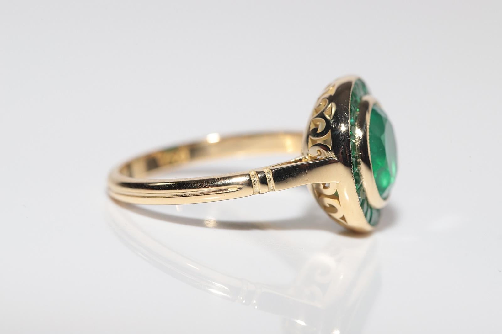 Neu Hergestellter 18k Gold Natürlicher Smaragd Dekorierter Solitär Ehering mit Smaragdverzierung Damen im Angebot