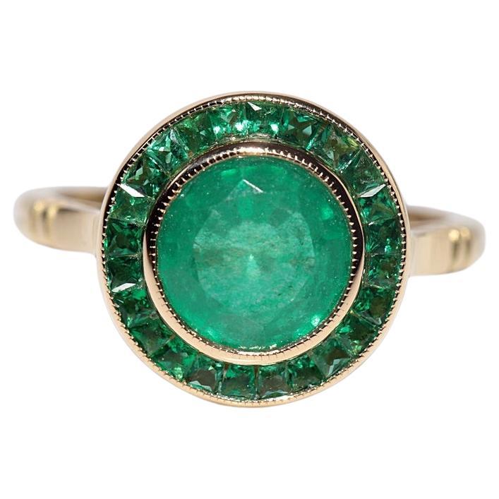 New Made 18k Gold Natural Emerald Decorated Solitaire Wedding Ring