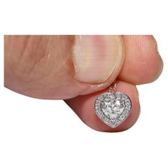 Colgante de oro de 18 quilates con diamantes naturales talla corazón y talla brillante