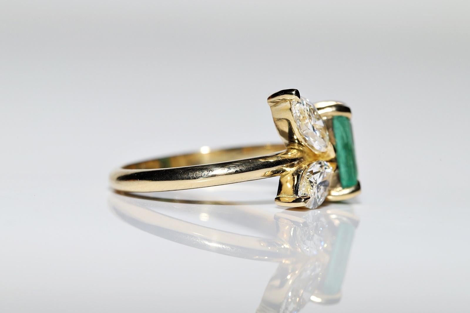 New Made 18k Gold Natural Marquise Cut Diamond And Emerald Decorated Ring  For Sale 2