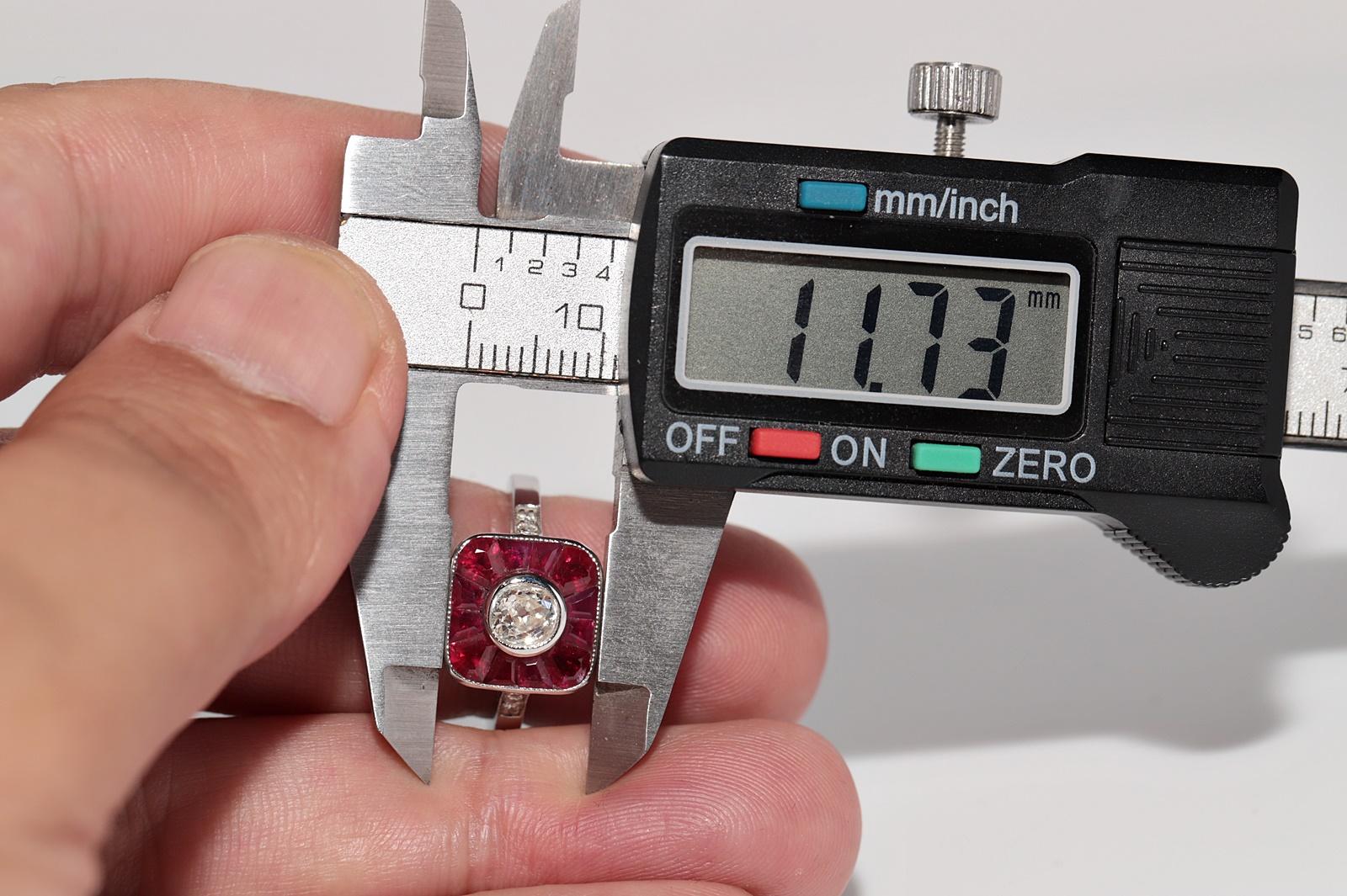 New Made Bague en or 18k ornée d'un diamant naturel taille ancienne et d'un rubis taille baguette en vente 5