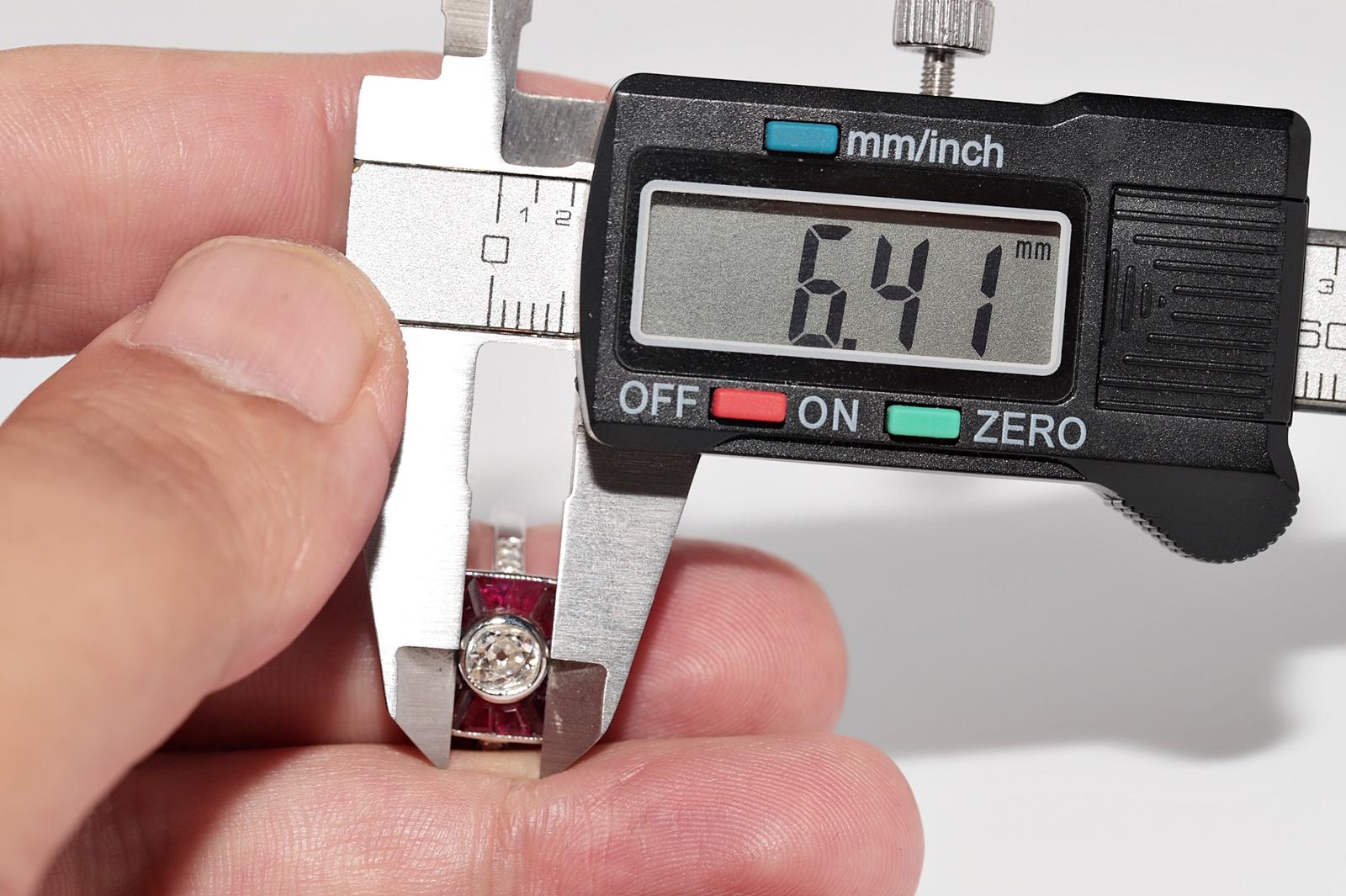 New Made Bague en or 18k ornée d'un diamant naturel taille ancienne et d'un rubis taille baguette en vente 6