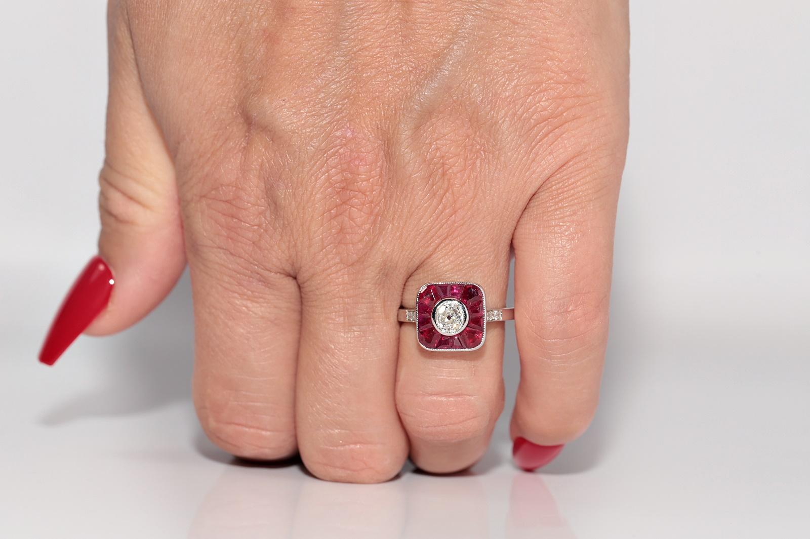 New Made Bague en or 18k ornée d'un diamant naturel taille ancienne et d'un rubis taille baguette en vente 8