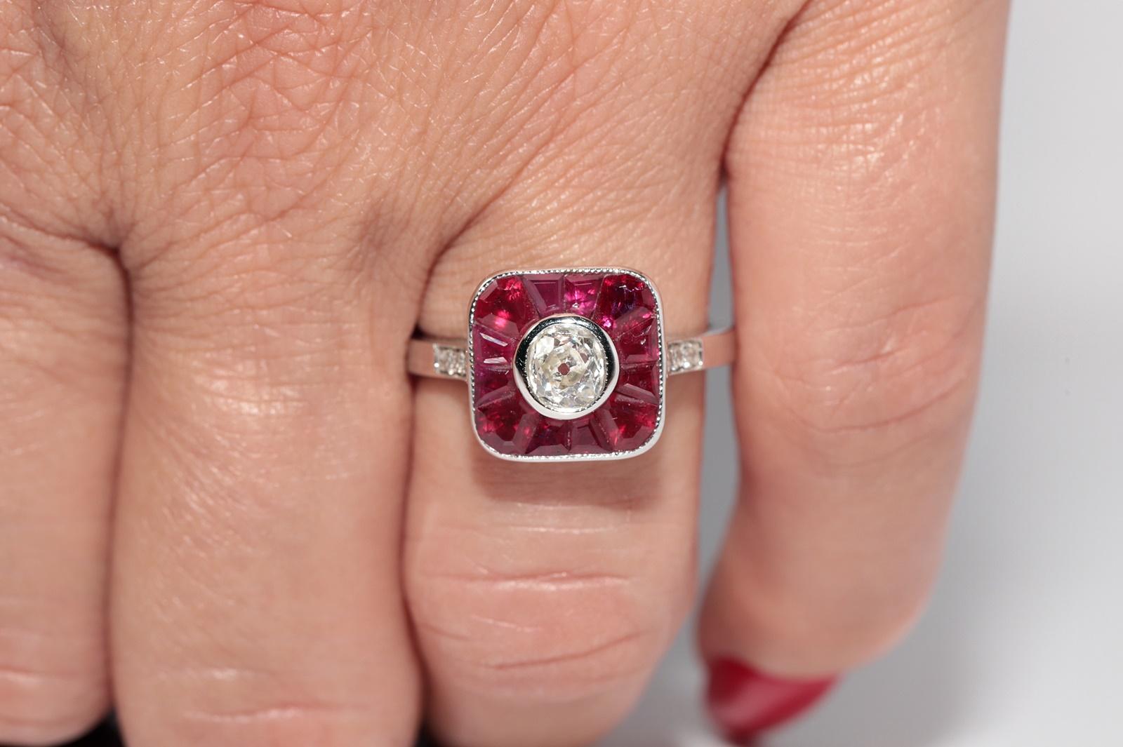 New Made Bague en or 18k ornée d'un diamant naturel taille ancienne et d'un rubis taille baguette en vente 9