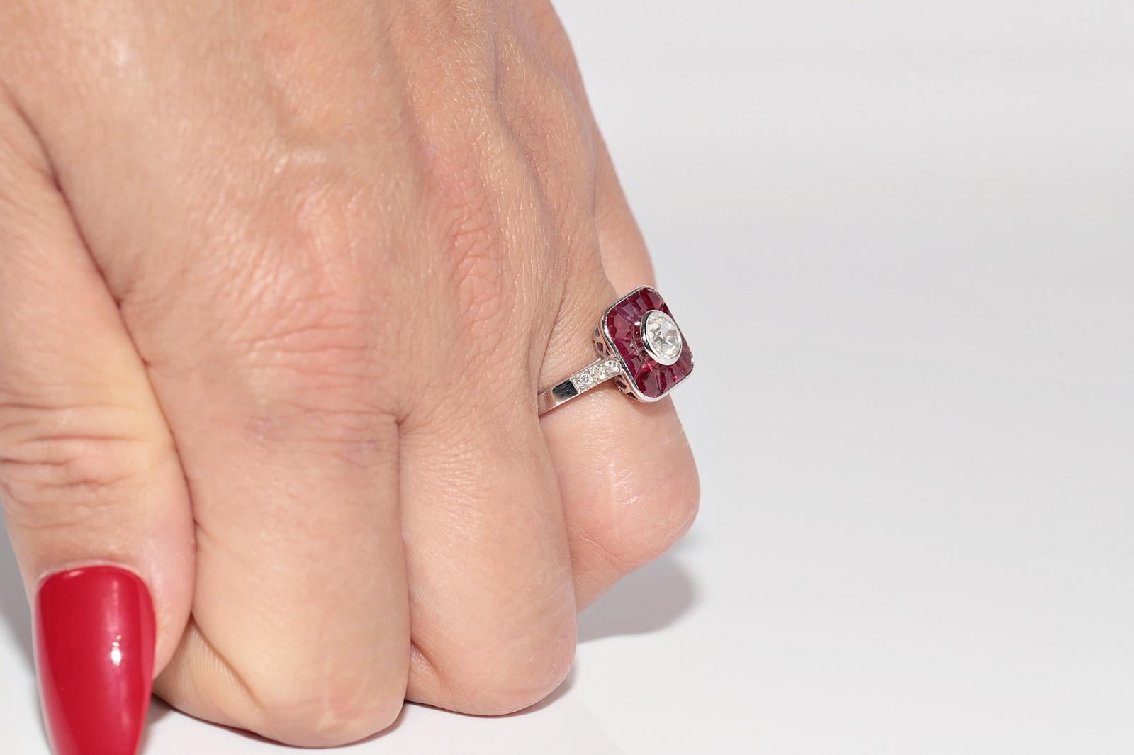 New Made Bague en or 18k ornée d'un diamant naturel taille ancienne et d'un rubis taille baguette en vente 10