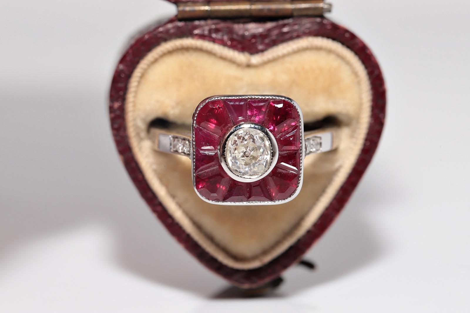 Taille vieille Europe New Made Bague en or 18k ornée d'un diamant naturel taille ancienne et d'un rubis taille baguette en vente