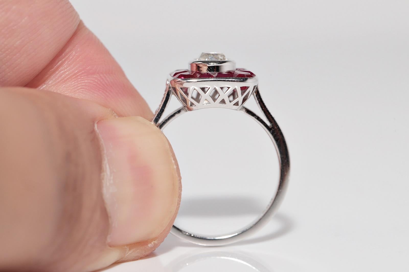 New Made Bague en or 18k ornée d'un diamant naturel taille ancienne et d'un rubis taille baguette Pour femmes en vente