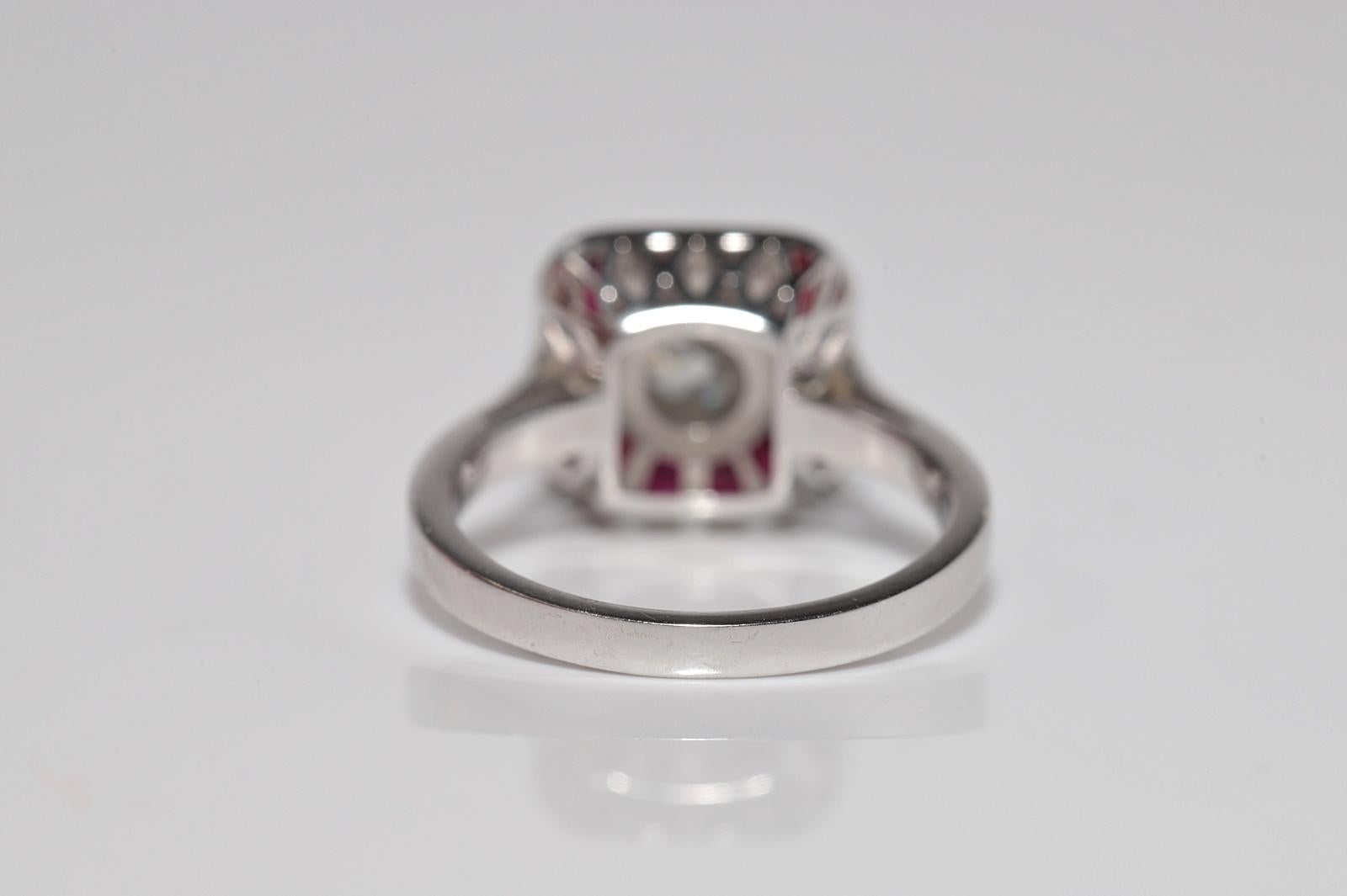 New Made Bague en or 18k ornée d'un diamant naturel taille ancienne et d'un rubis taille baguette en vente 2