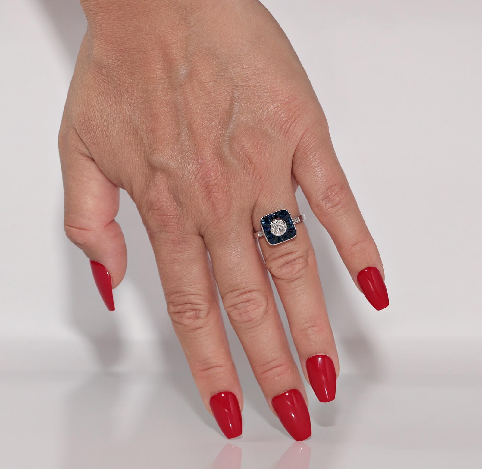 Neuer Ring aus 18 Karat Gold mit natürlichem Diamanten im Altschliff und Saphiren im Baguetteschliff im Angebot 9