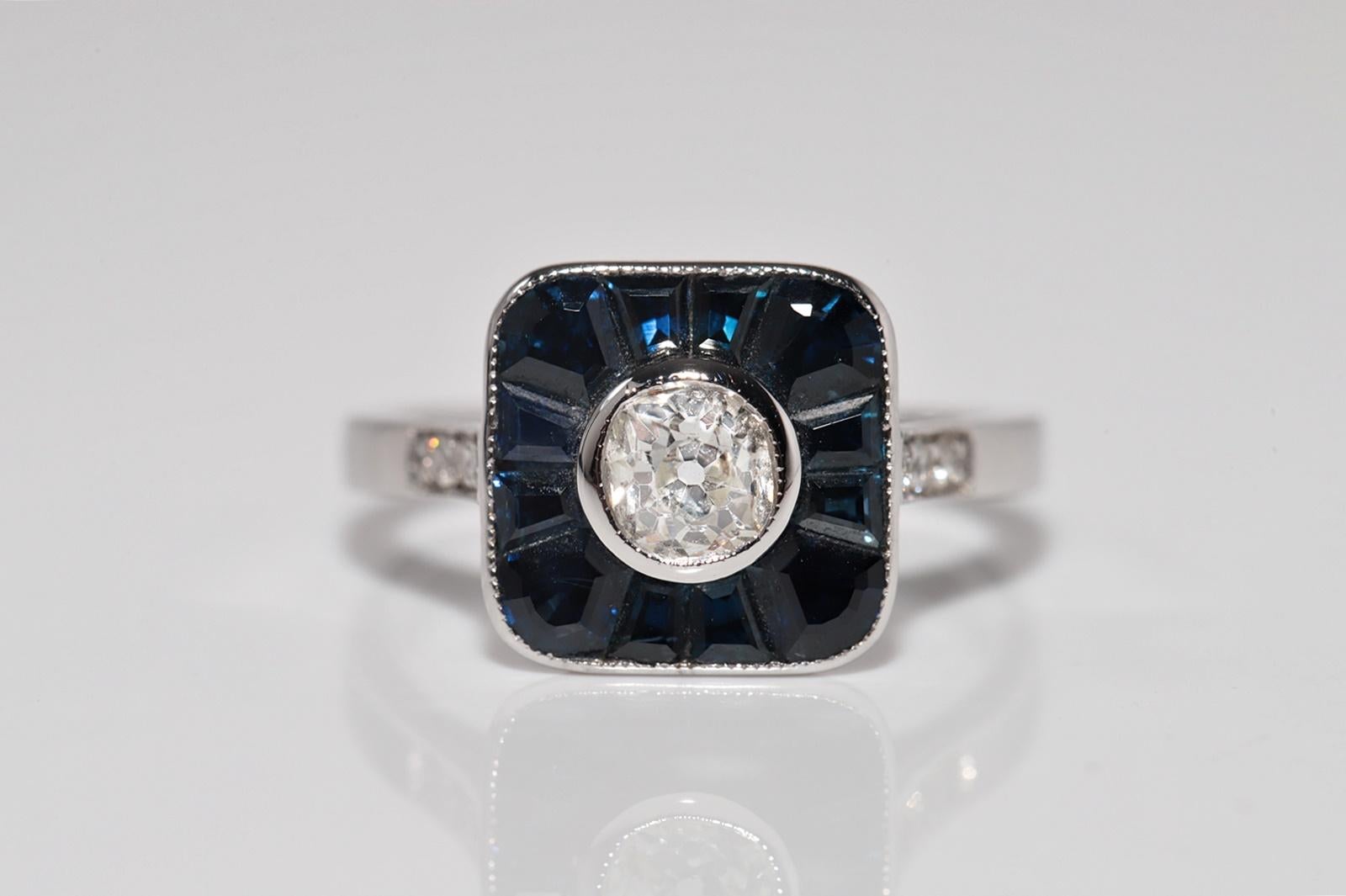 Neuer Ring aus 18 Karat Gold mit natürlichem Diamanten im Altschliff und Saphiren im Baguetteschliff (Alteuropäischer Schliff) im Angebot