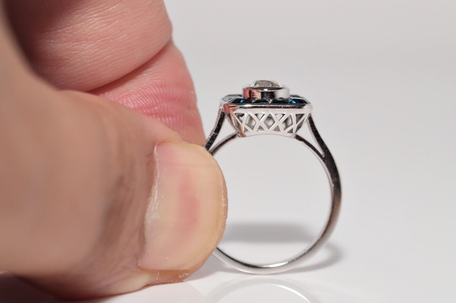 Neuer Ring aus 18 Karat Gold mit natürlichem Diamanten im Altschliff und Saphiren im Baguetteschliff im Angebot 1