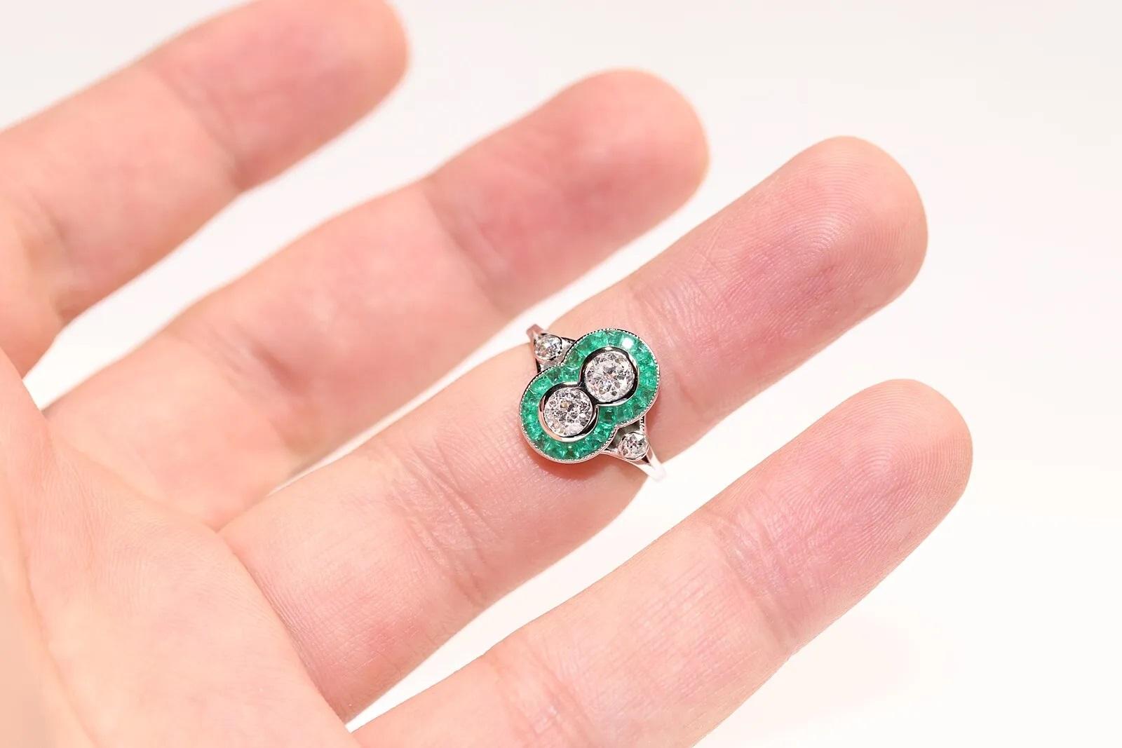 New Made 18k Gold Natural Old Cut Diamond And Caliber Cut Emerald Ring For Sale 4