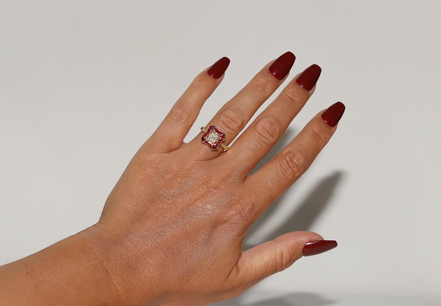 In very good condition.
Total weight 4.5 grams.
Totally is main diamond 0.65 ct.
Totally is side diamond 0.07 ct.
The diamond is has H color and s1 clarity.
Totally is caliber ruby 1.75 ct.
Ring size is us 6.7 
We can make any size.
Box is not