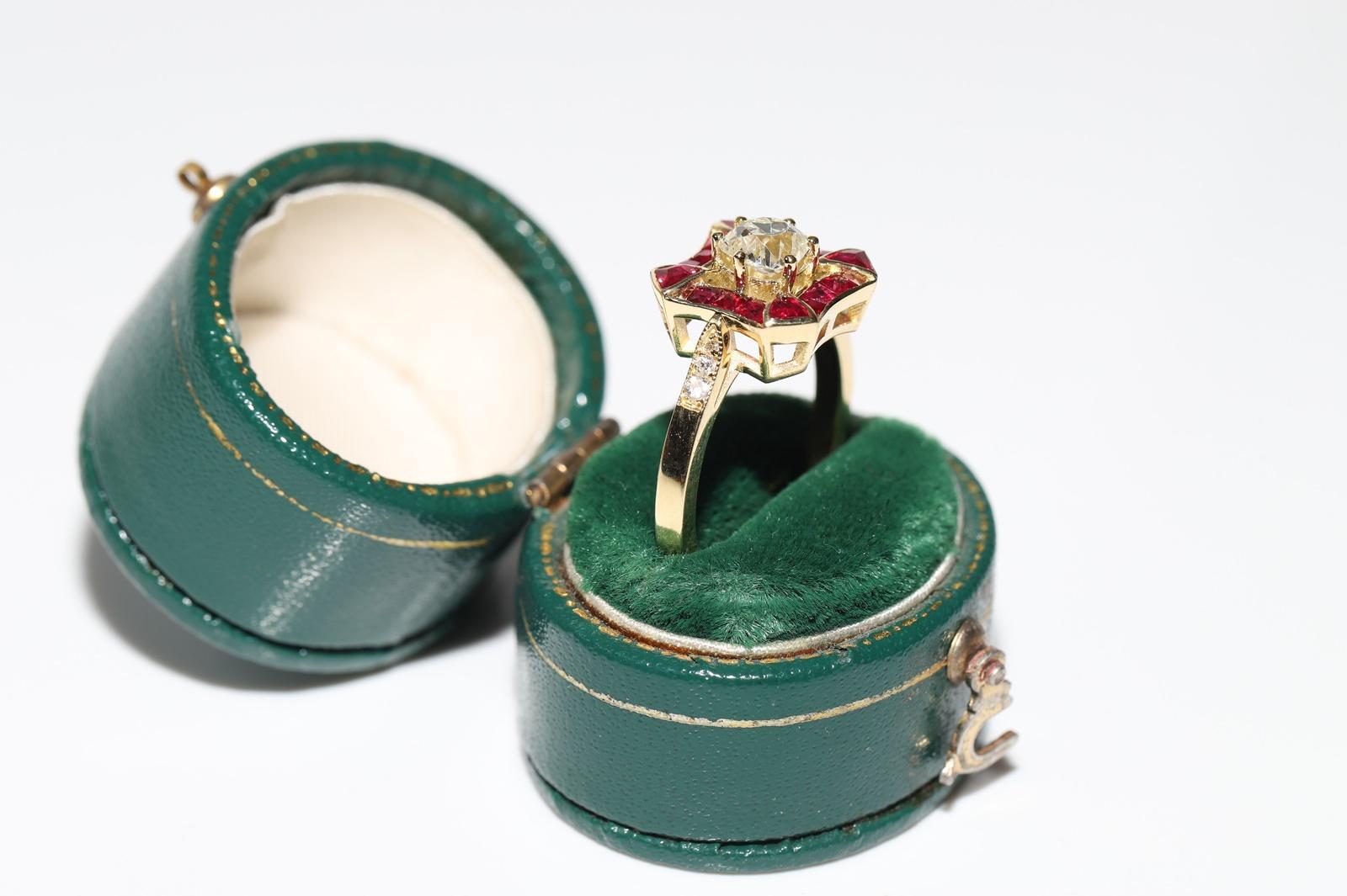 New Made 18k Gold Natural Old Cut Diamond And Caliber Cut Ruby Wedding Ring For Sale 2