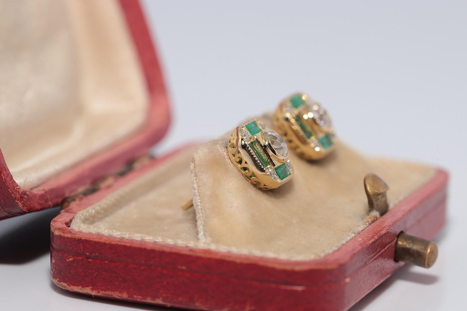 New Made 18k Gold natürlichen alten Schliff Diamant und Smaragd verziert Ohrstecker (Moderne) im Angebot