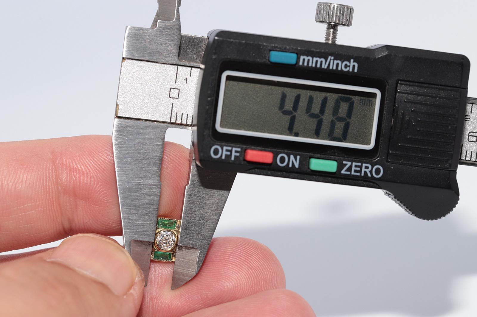 New Made 18k Gold natürlichen alten Schliff Diamant und Smaragd verziert Ohrstecker im Angebot 3