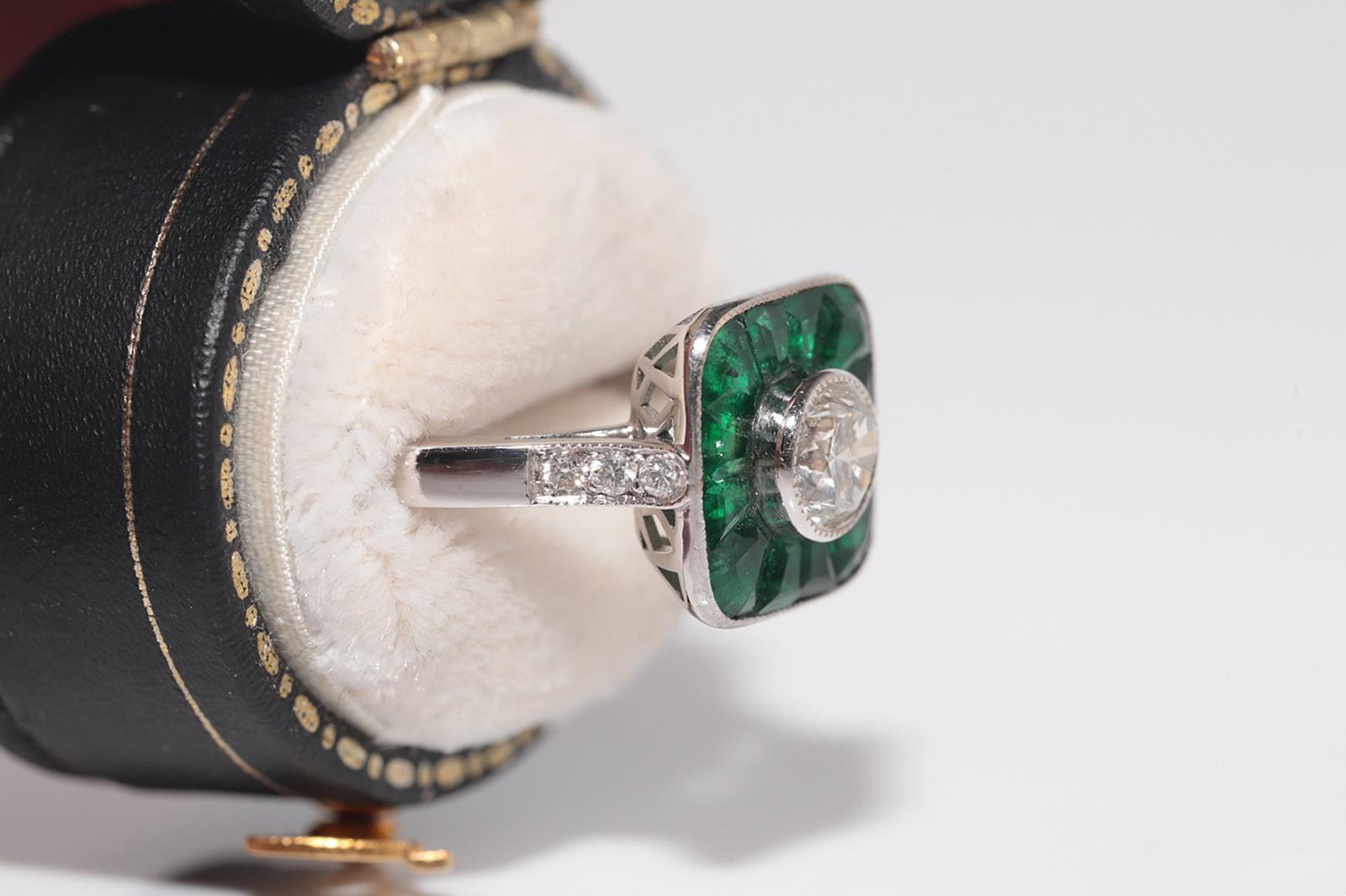 Moderne New Made Bague en or 18k diamant naturel taille ancienne et émeraude en vente