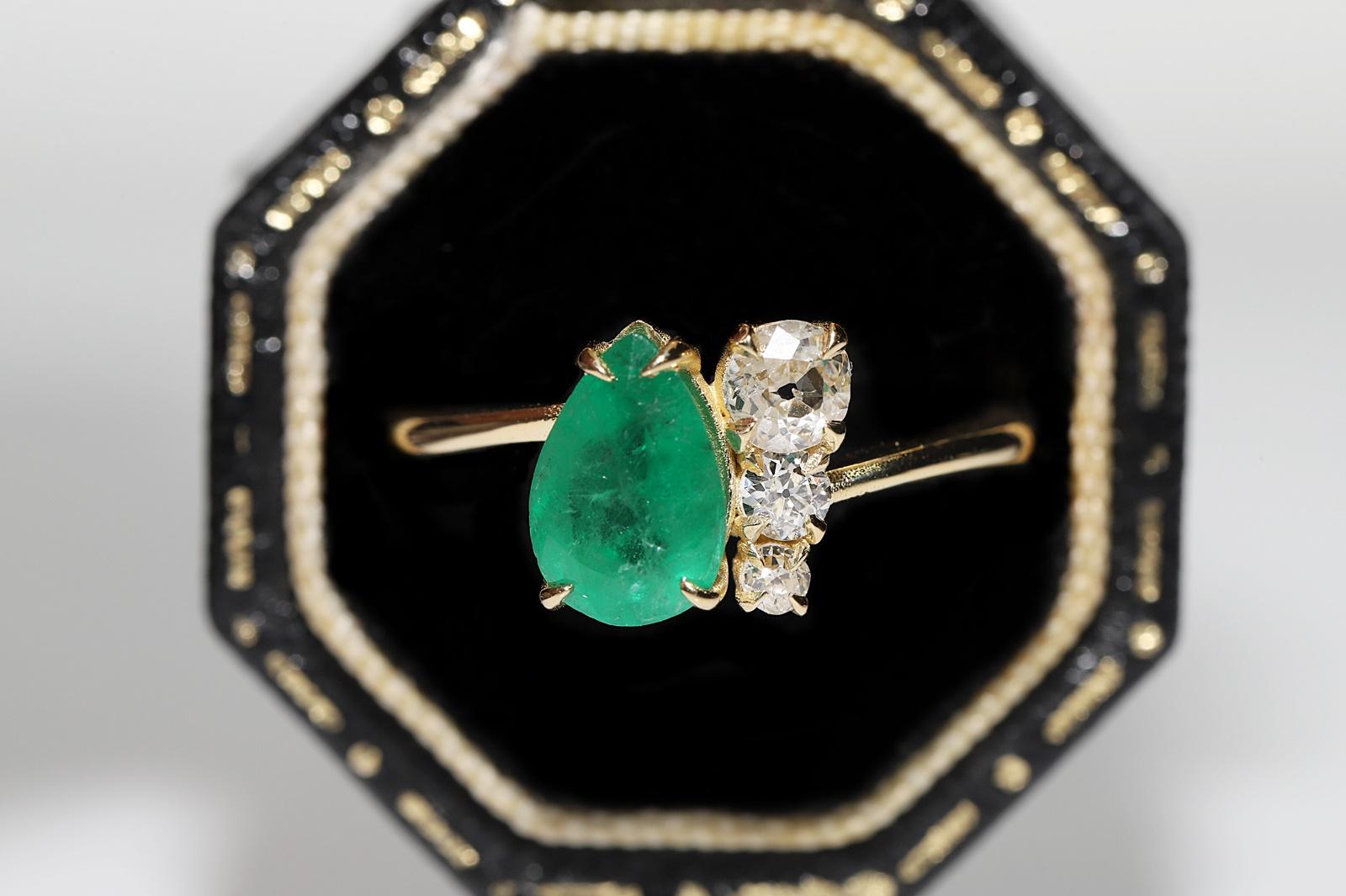 In very good condition.
Total weight is 3 grams.
Totally is diamond 0.32 ct.
The diamond is has H color and vs clarity.
Totally is emerald 1.12 ct.
Ring size is US 6.5 (We offer free resizing)
We can make any size.
Box is not included.
Please