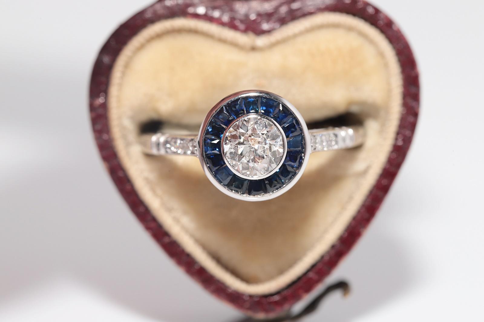 In sehr gutem Zustand.
Das Gesamtgewicht beträgt 3.3 Gramm.
Insgesamt ist der Hauptdiamant 0.53 ct.
Insgesamt ist Seite Diamant 0,05 ct.
Der Diamant hat die Farbe G-H und die Reinheit vvs1-vs1.
Insgesamt ist Saphir 0,50 ct.
Ringgröße ist US 6.75