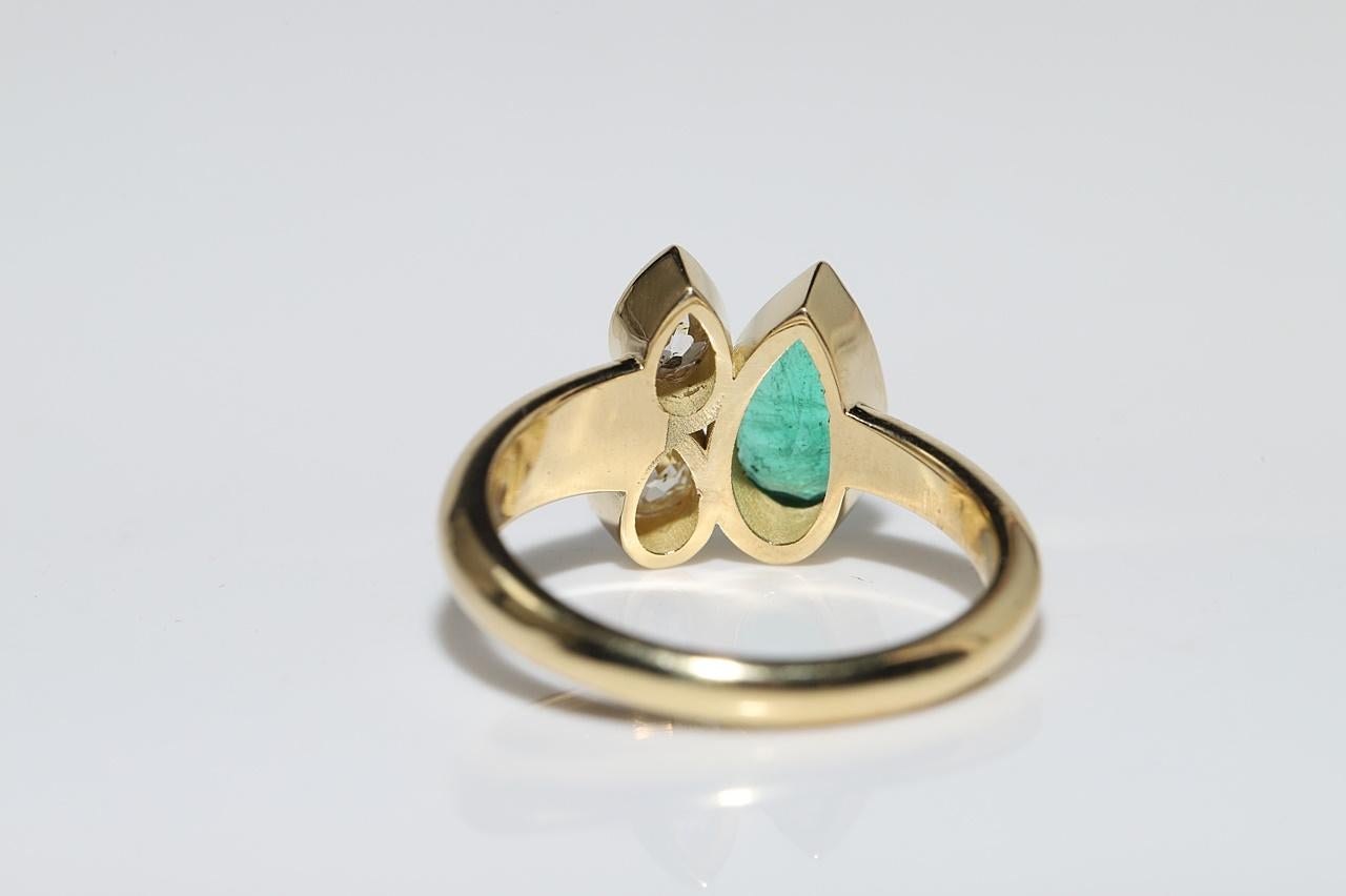 New Made 18k Gold Natural Old Pear Cut Diamond And Emerald  Decorated Ring For Sale 7