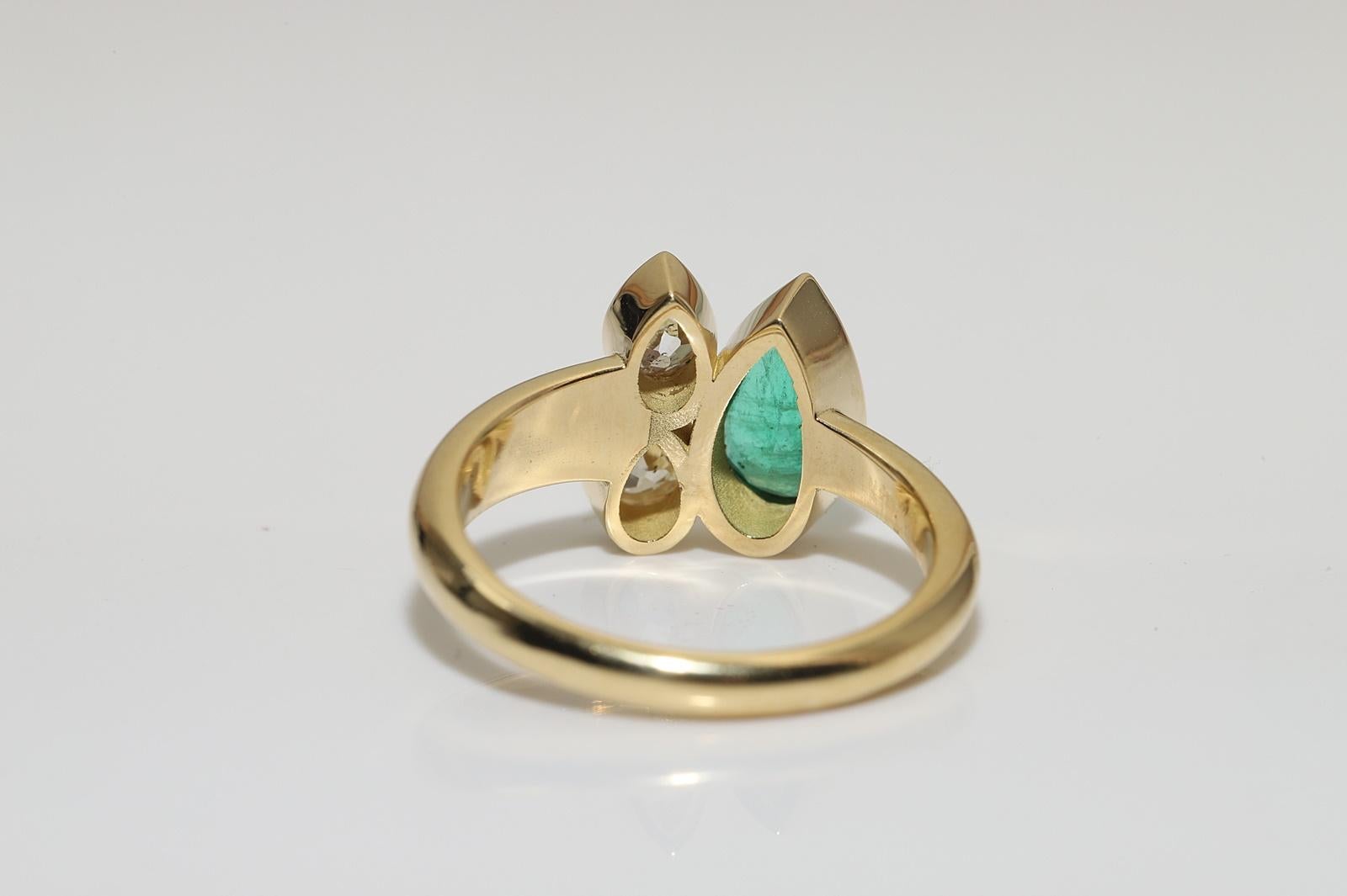 New Made 18k Gold Natural Old Pear Cut Diamond And Emerald  Decorated Ring For Sale 1