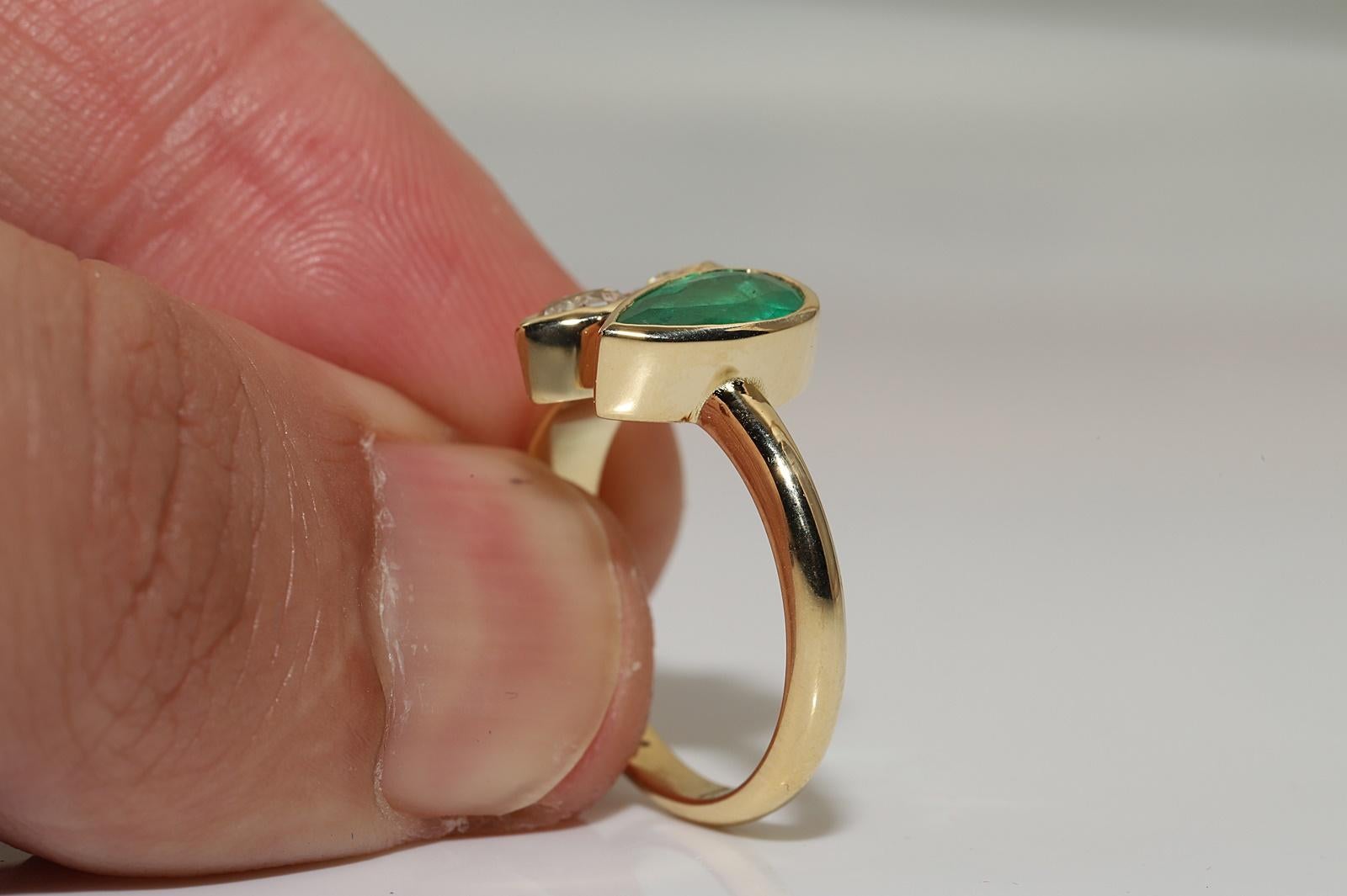 New Made 18k Gold Natural Old Pear Cut Diamond And Emerald  Decorated Ring For Sale 2