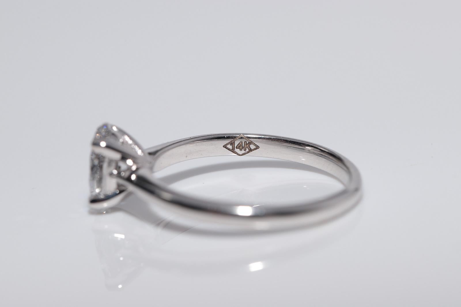 Neu Hergestellter 18k Gold Natürlicher Ovalschliff Diamant Dekorierter Solitär Ring mit Solitär im Angebot 5