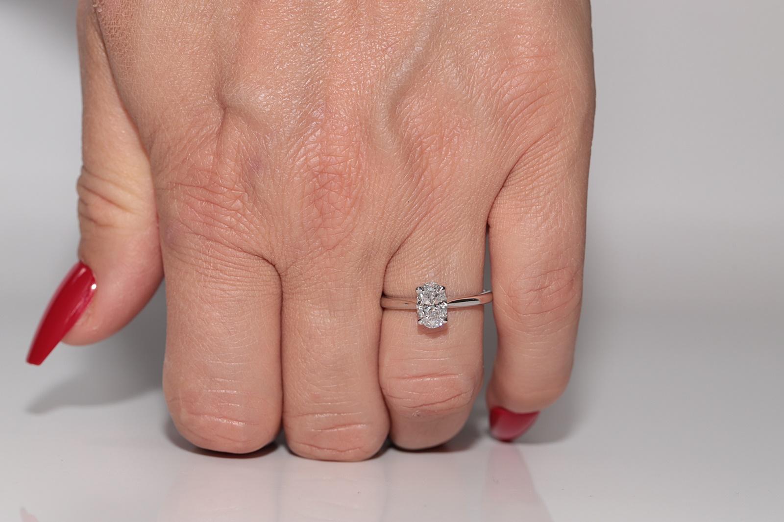 Neu Hergestellter 18k Gold Natürlicher Ovalschliff Diamant Dekorierter Solitär Ring mit Solitär im Angebot 8