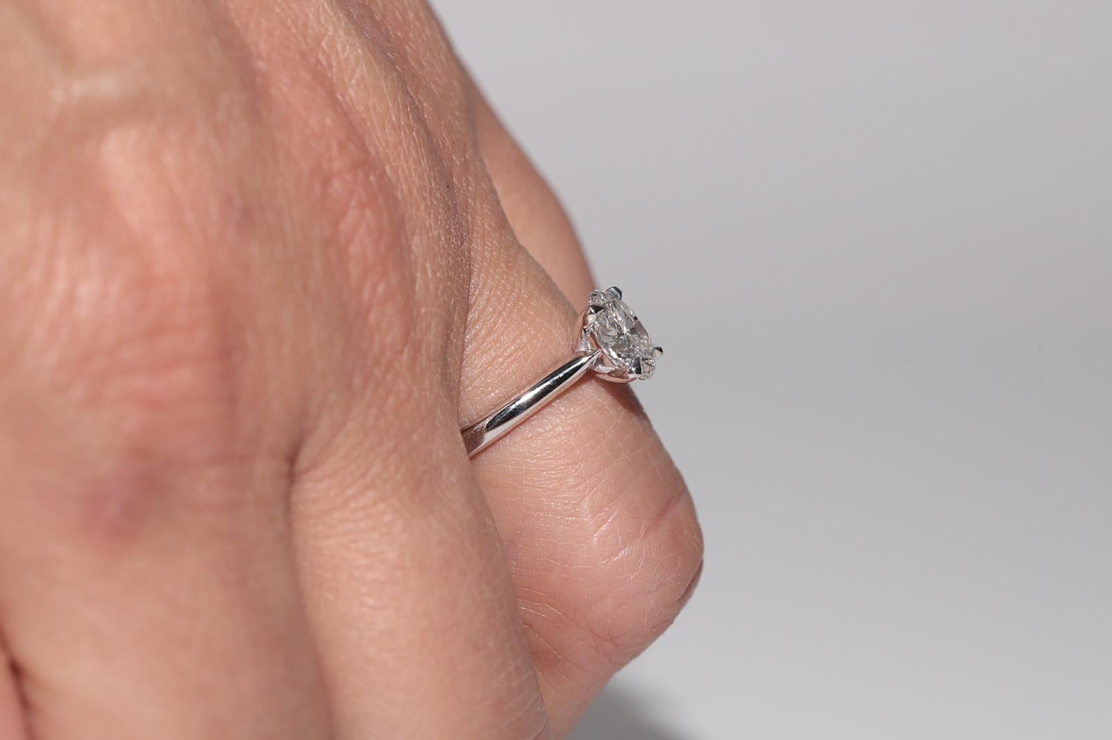 Neu Hergestellter 18k Gold Natürlicher Ovalschliff Diamant Dekorierter Solitär Ring mit Solitär im Angebot 11