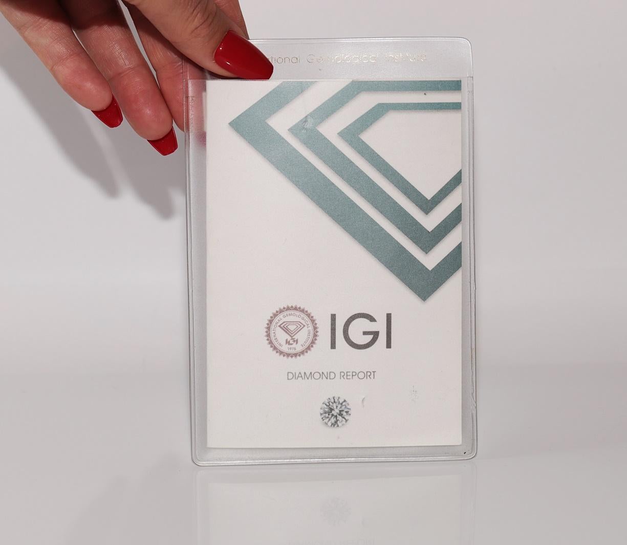 New Made Bague solitaire en or 18k ornée d'un diamant naturel de taille ovale en vente 11