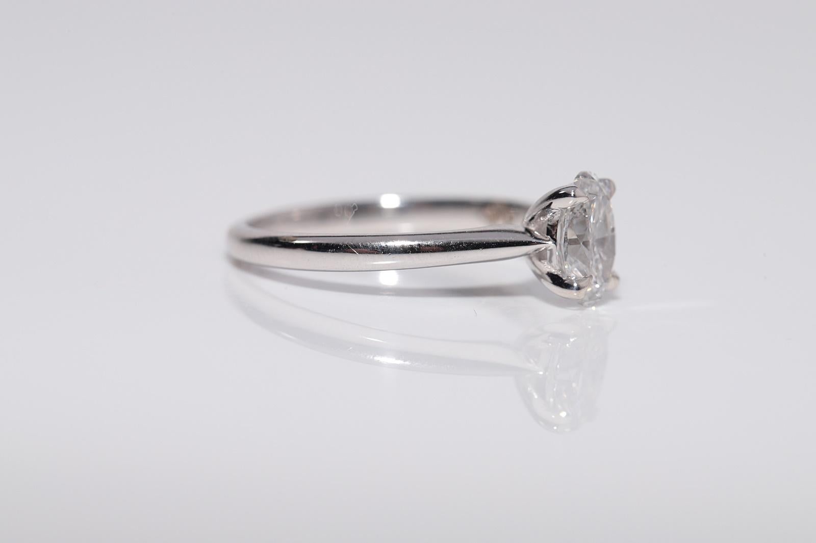 New Made Bague solitaire en or 18k ornée d'un diamant naturel de taille ovale Pour femmes en vente