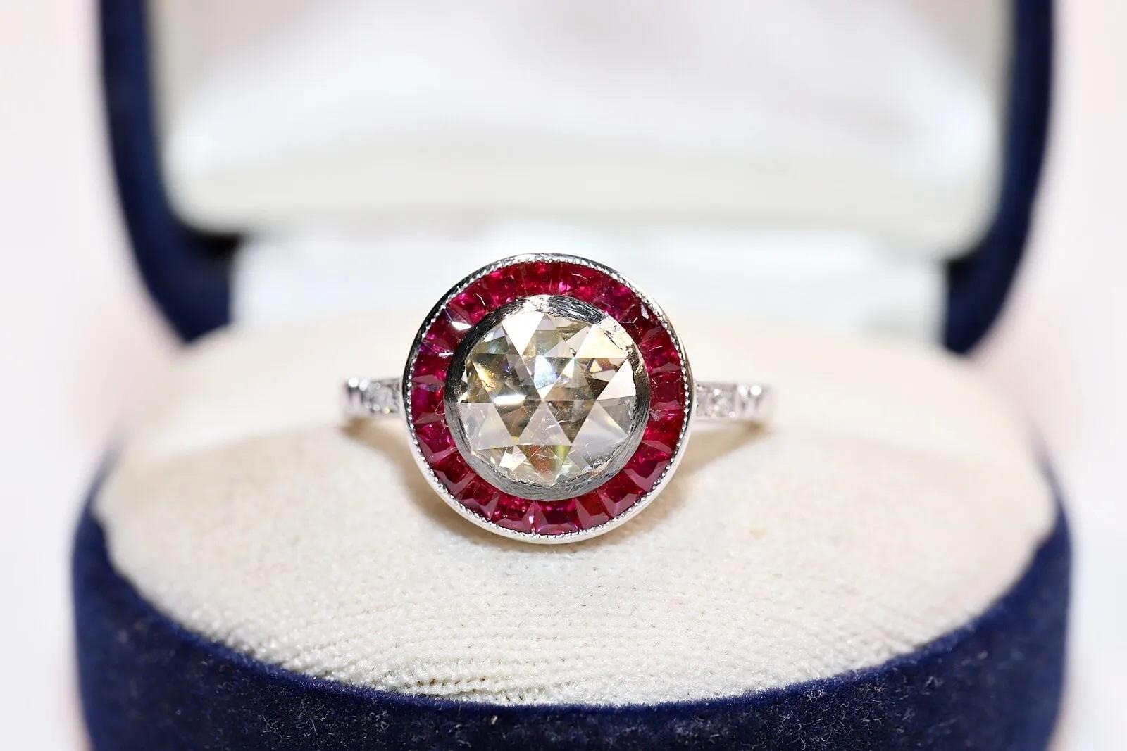 In very good condition.
Total weight is 5.2 grams.
Totally is center rose cut diamond 1.04 carat.
The center rose cut diamond L color and s1.
Totally is side diamond 0.10 carat.
The side diamond is G color and vs clarity.
Totally is caliber ruby