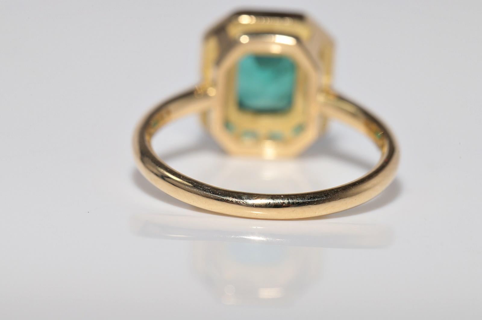 New Made 18k Gold Natural Square Cut And Caliber Cut Emerald Ring For Sale 5